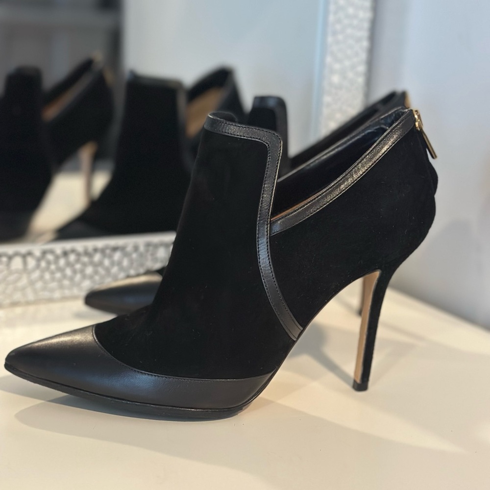 Salvatore Ferragamo Sz 6.5B.Elegant Black Women's Ankle Boots.Like new
